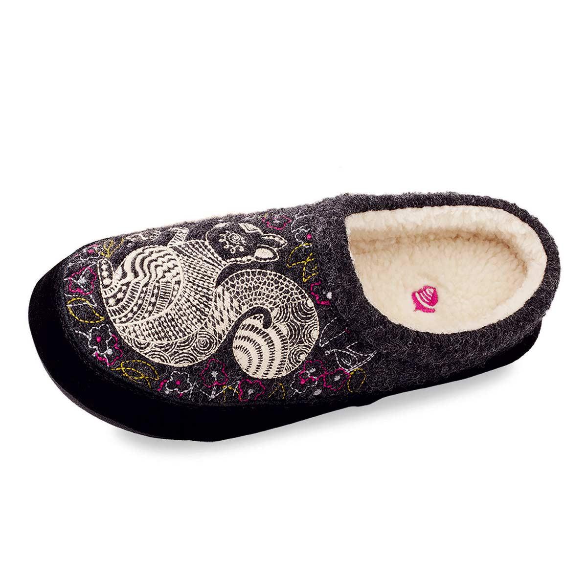 Acorn squirrel slippers sale