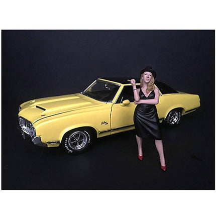 American Diorama Figurine - "Hanging Out II" Patricia for 1/18 Models Blister Pack ,