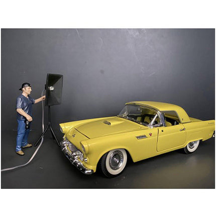 American Diorama Figurine V - "Weekend Car Show" Polyresin for 1/24 Scale Models ,