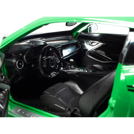 Autoworld Model Car - 1/18 Scale Green 2017 Chevrolet Nickey Camaro SS 1LE Krypton ,