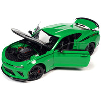 Autoworld Model Car - 1/18 Scale Green 2017 Chevrolet Nickey Camaro SS 1LE Krypton ,