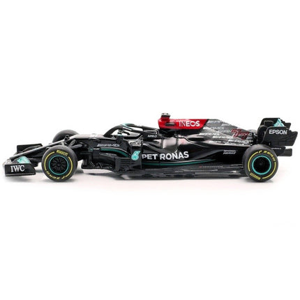 Bburago 1/43 Diecast Model Car - Mercedes-AMG F1 W12 E Performance #77, Black ,