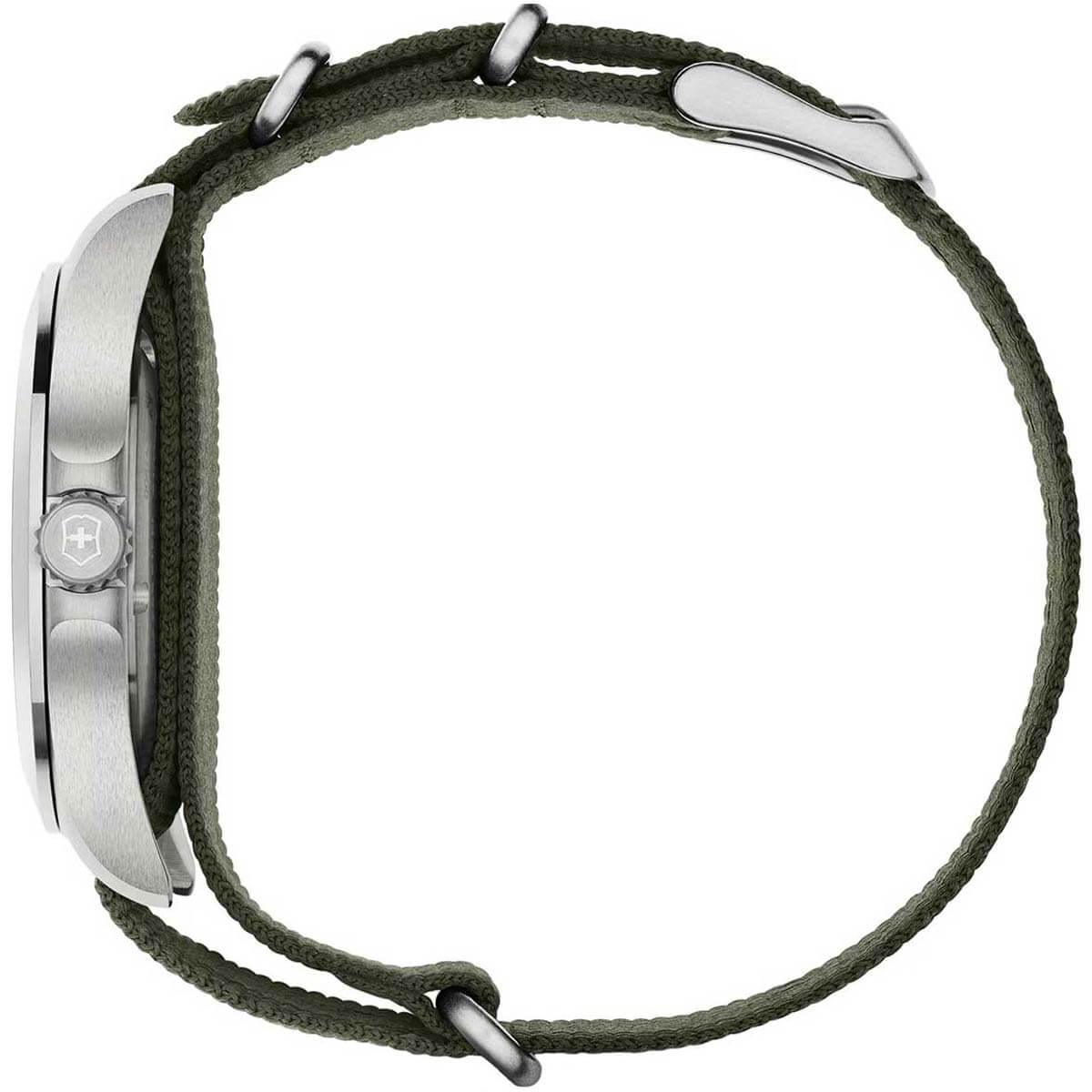 タイム Victorinox Swiss Army Men's Quartz Watch - Heritage Green Dial