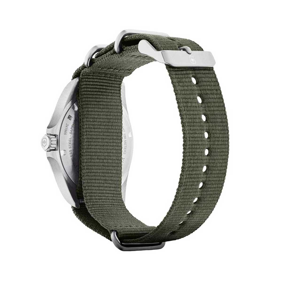 ちー Victorinox Swiss Army Men's Quartz Watch - Heritage Green Dial